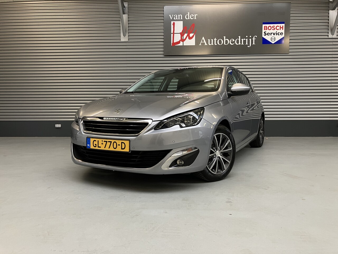 Peugeot 308 - 1.2 Allure/Xenon/Navi/PDC/Trekh/key-Less/enz - AutoWereld.nl