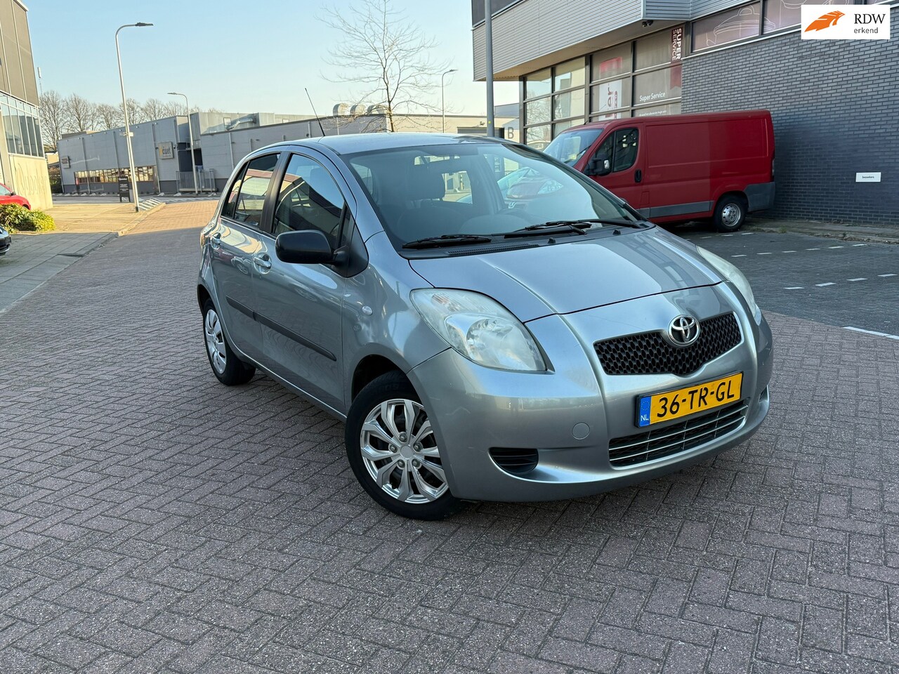 Toyota Yaris - 1.3 VVTi Sol MMT Automaat Airco 5 DR - AutoWereld.nl