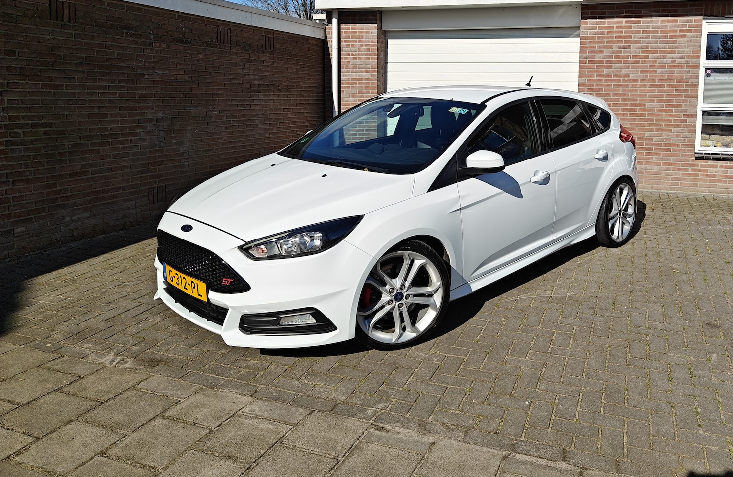 Ford Focus - 2.0 ST-2 19 inch - KW V1 - AutoWereld.nl