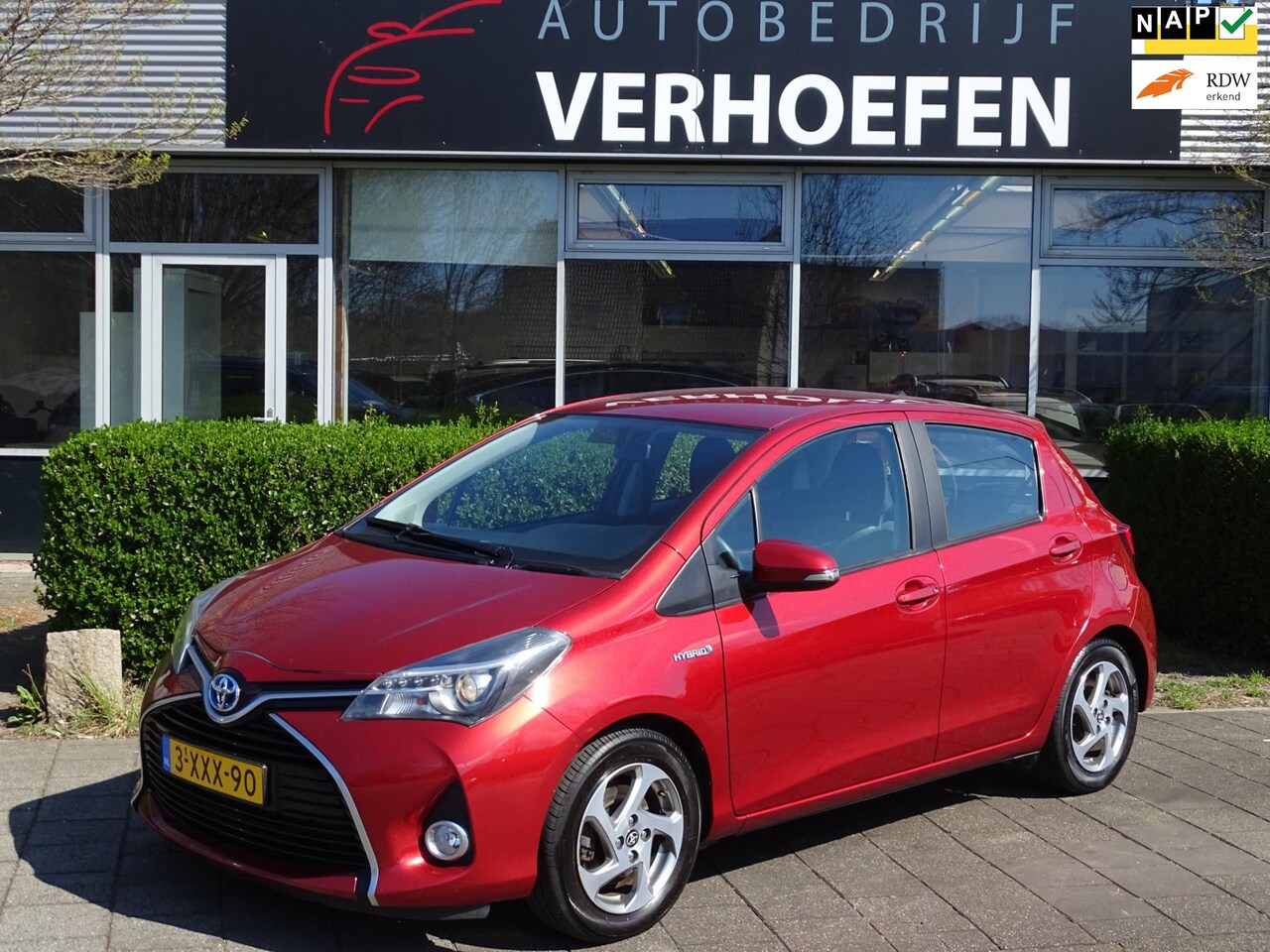 Toyota Yaris - 1.5 Hybrid Lease - AUTOMAAT - CLIMATE / CRUISE - NAVIGATIE - VOL ONDERHOUD - NAP KM STAND - AutoWereld.nl