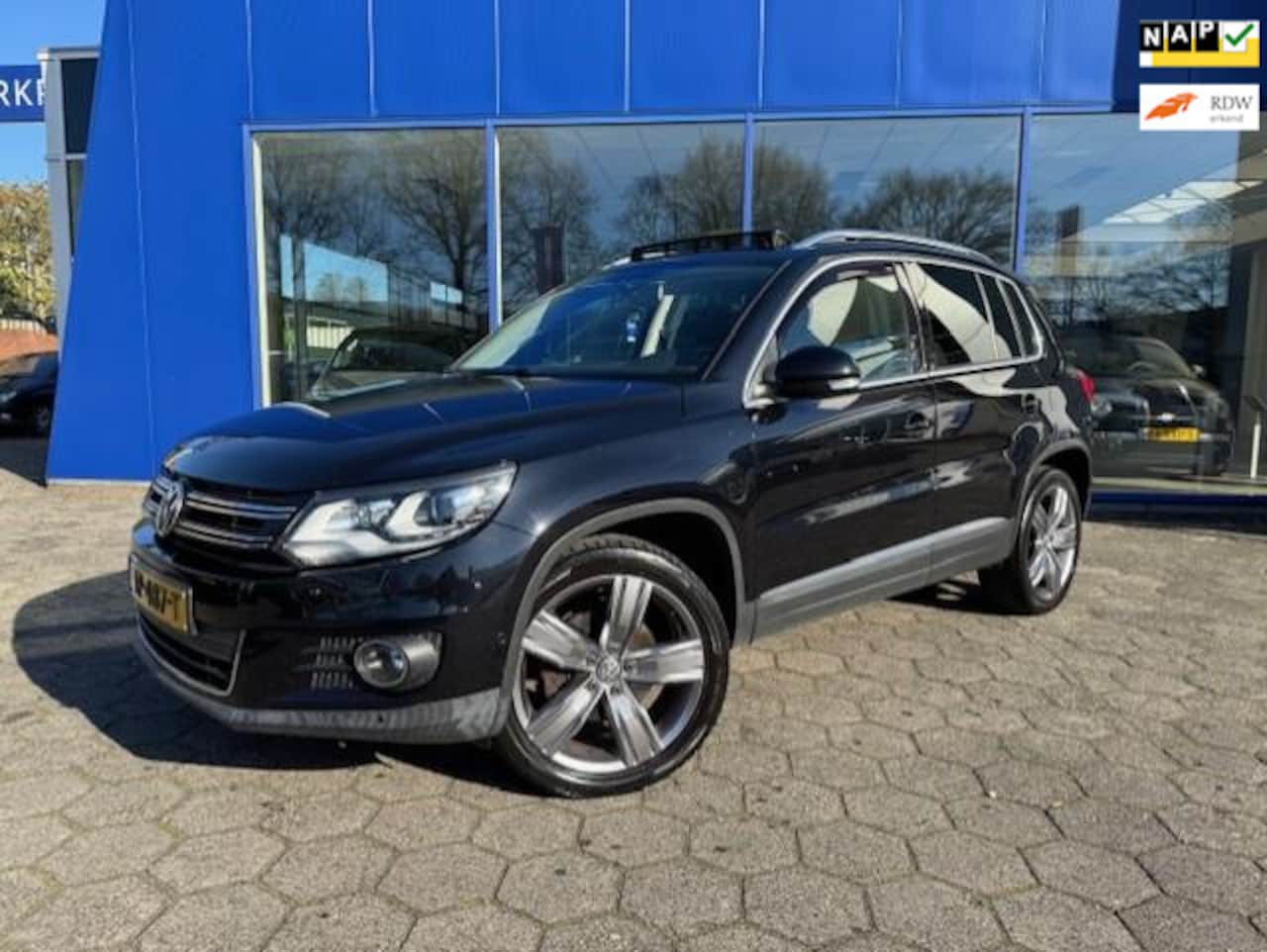 Volkswagen Tiguan - 2.0 TSI Sport&Style 4Motion DSG - AutoWereld.nl
