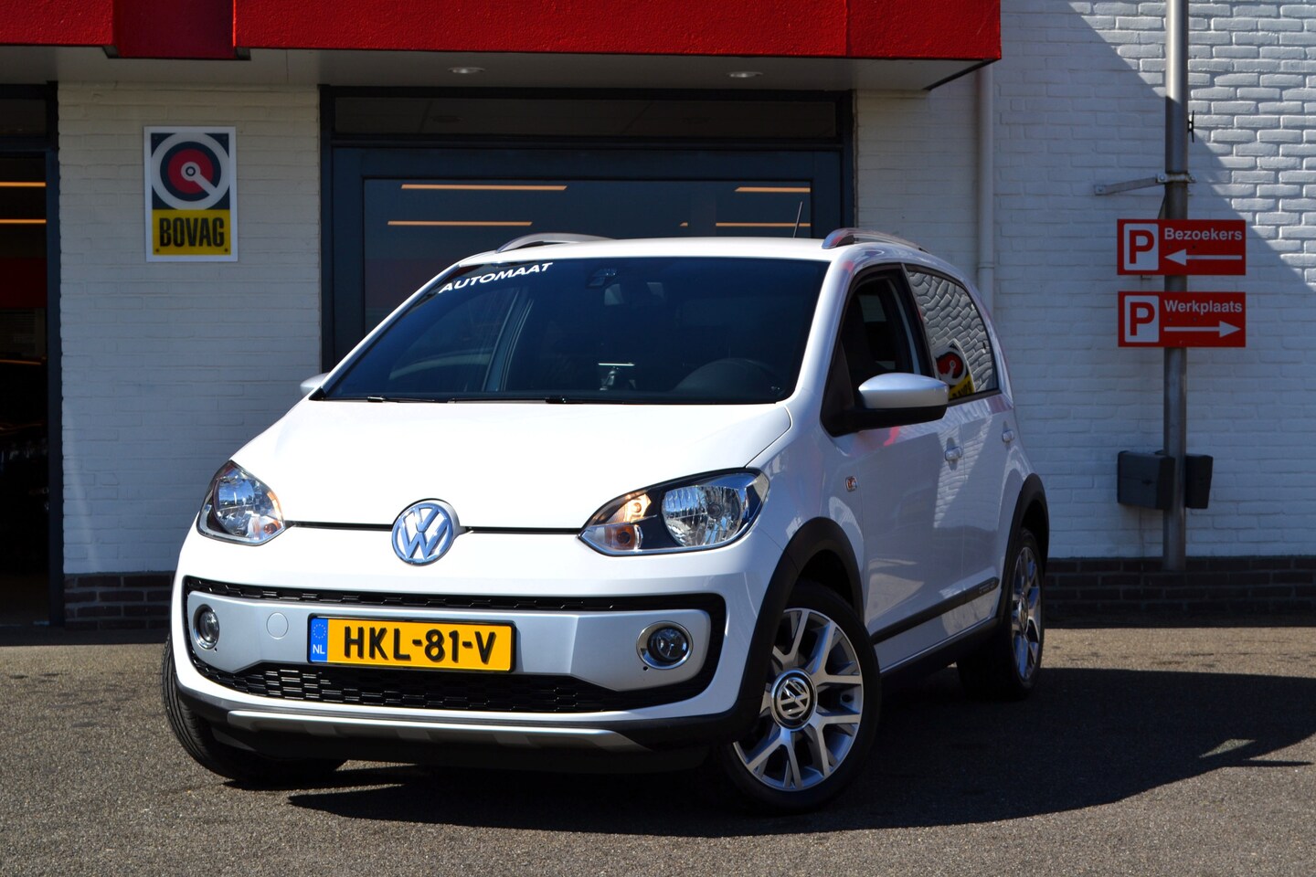 Volkswagen Up! - 1.0 cross up! Automaat, Navi, Airco, 5 Drs, 38.000 km Nieuwstaat ! - AutoWereld.nl