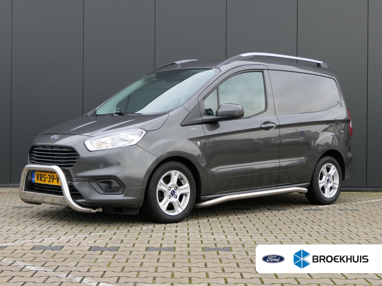 Ford Transit Courier - 1.5 TDCI 100pk Limited | Navigatie | Trekhaak | Stoelverwarming | Verwarmde Voorruit | Lic - AutoWereld.nl