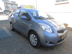 Toyota Yaris - 1.3 VVTi Aspiration AUTOMAAT NIEUWE APK