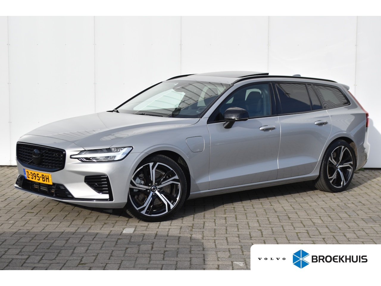 Volvo V60 - 2.0 T6 Plug-in hybrid AWD Plus Dark Volvo V60 T6 Plug-in hybrid AWD Plus Dark | Keyless | - AutoWereld.nl