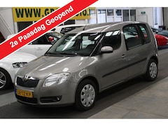 Skoda Roomster - 1.4-16V Style Airco, Trekhaak, Isofix, Stuurbekrachtiging