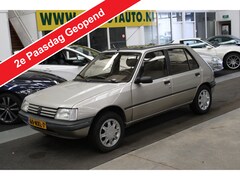 Peugeot 205 - 1.4i GR Automaat Panoramadak, 5drs, Stuurbekrachtiging