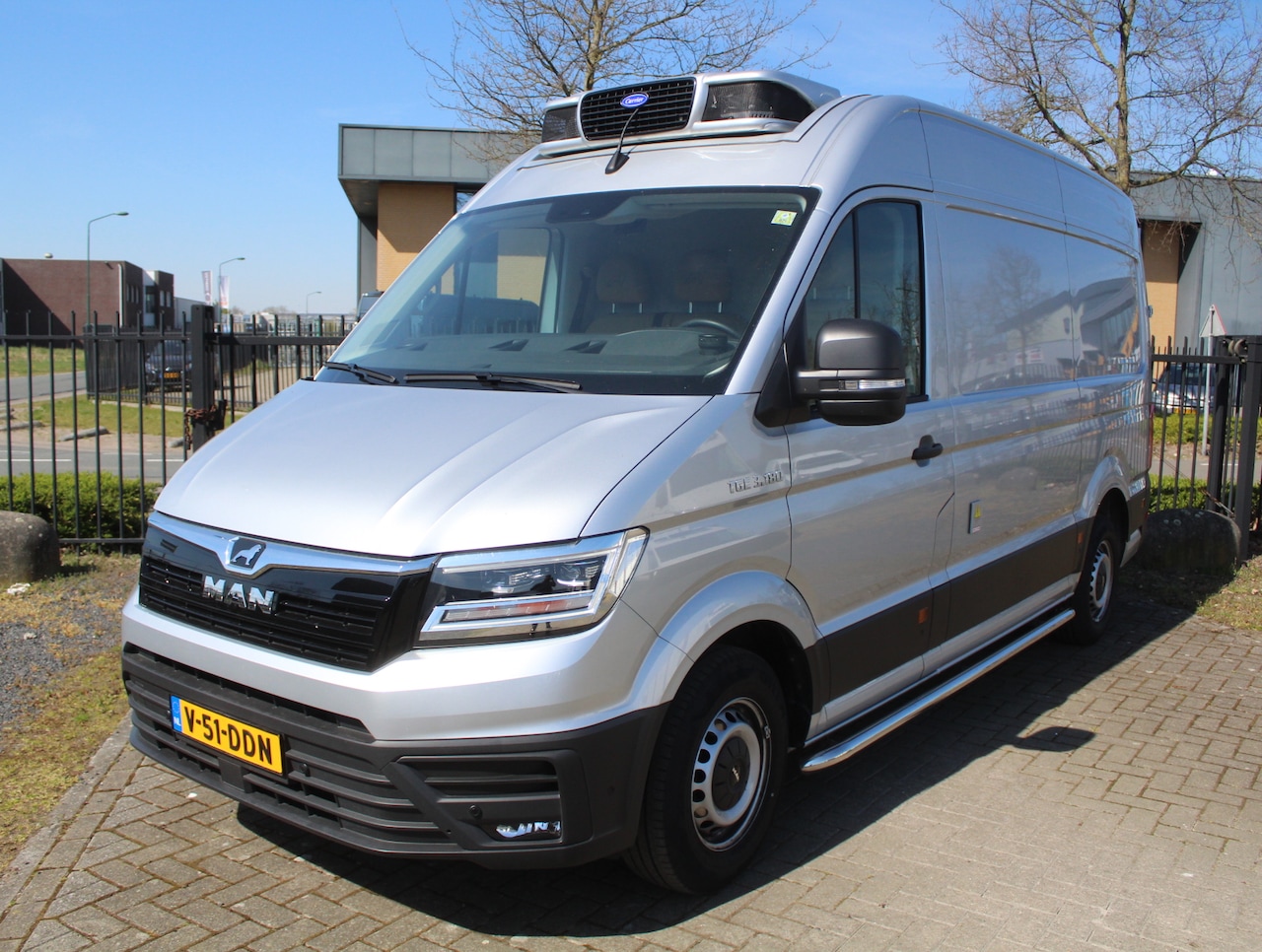 MAN TGE - 35 2.0 CARRIER KOEL/VRIES 2 COMPARTIMENTEN | LEDER | NAVIGATIE | NIEUWSTAAT - AutoWereld.nl