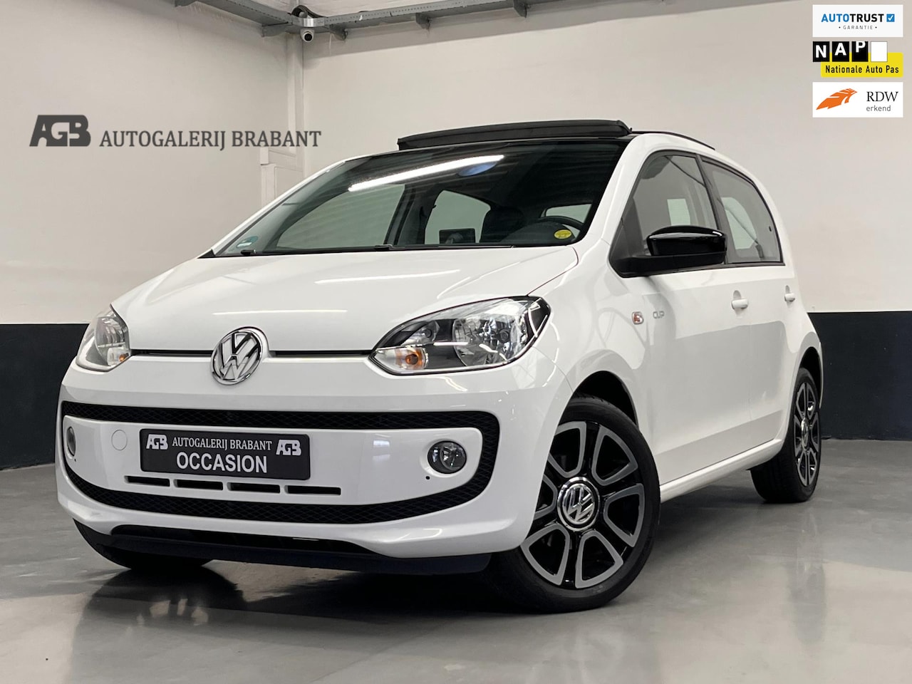 Volkswagen Up! - 1.0 Cup up! BlueMotion Pano/Navi/Stoelvw/ - AutoWereld.nl
