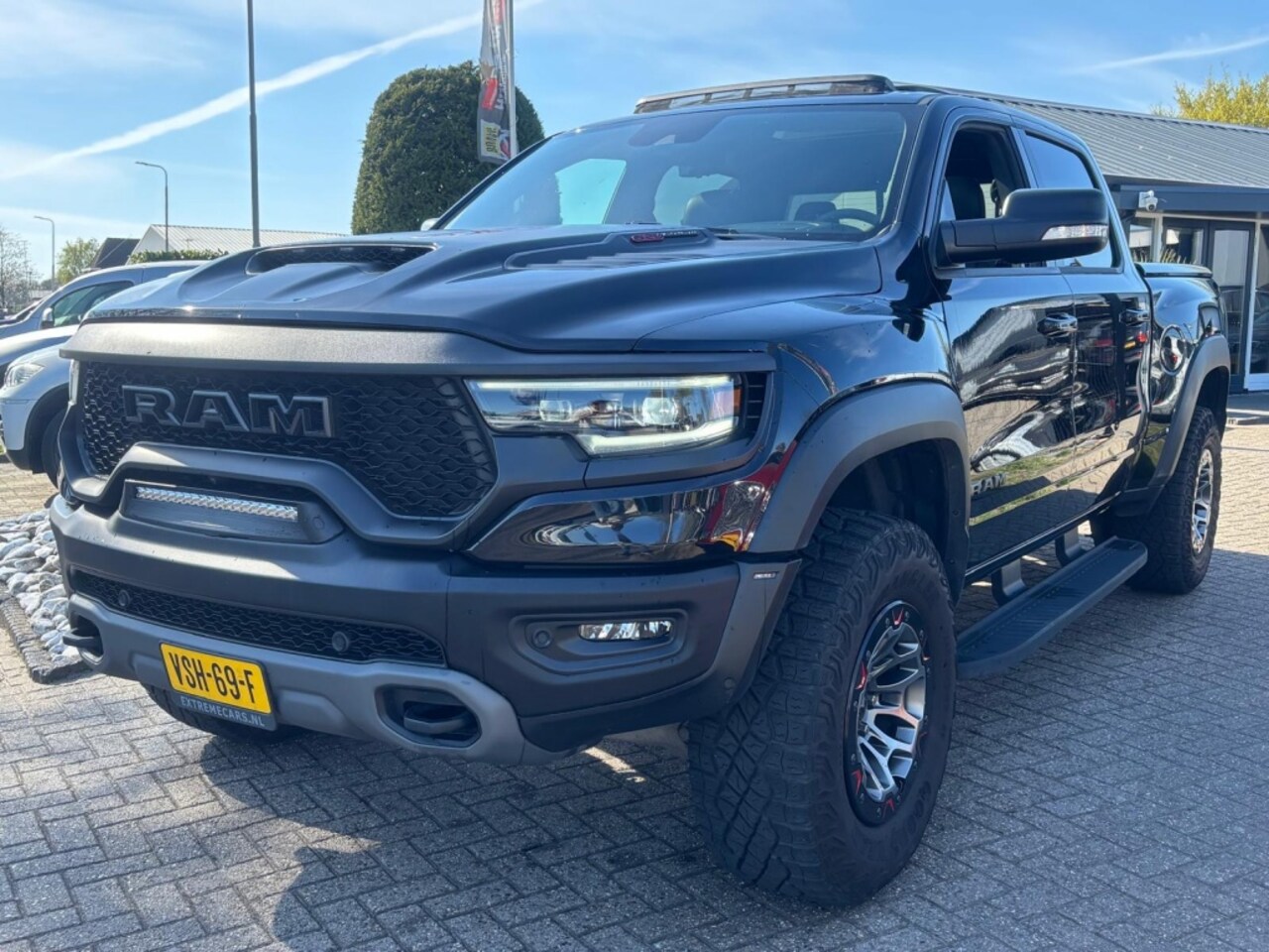 Dodge Ram Pick Up - Dodge TRX 4x4 Crew Cab Special Carbon 2023 - AutoWereld.nl