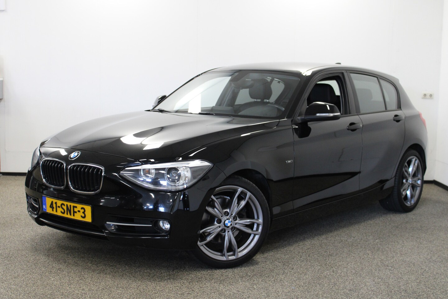BMW 1-serie - 118i Sport Business 118i Sport Business - AutoWereld.nl