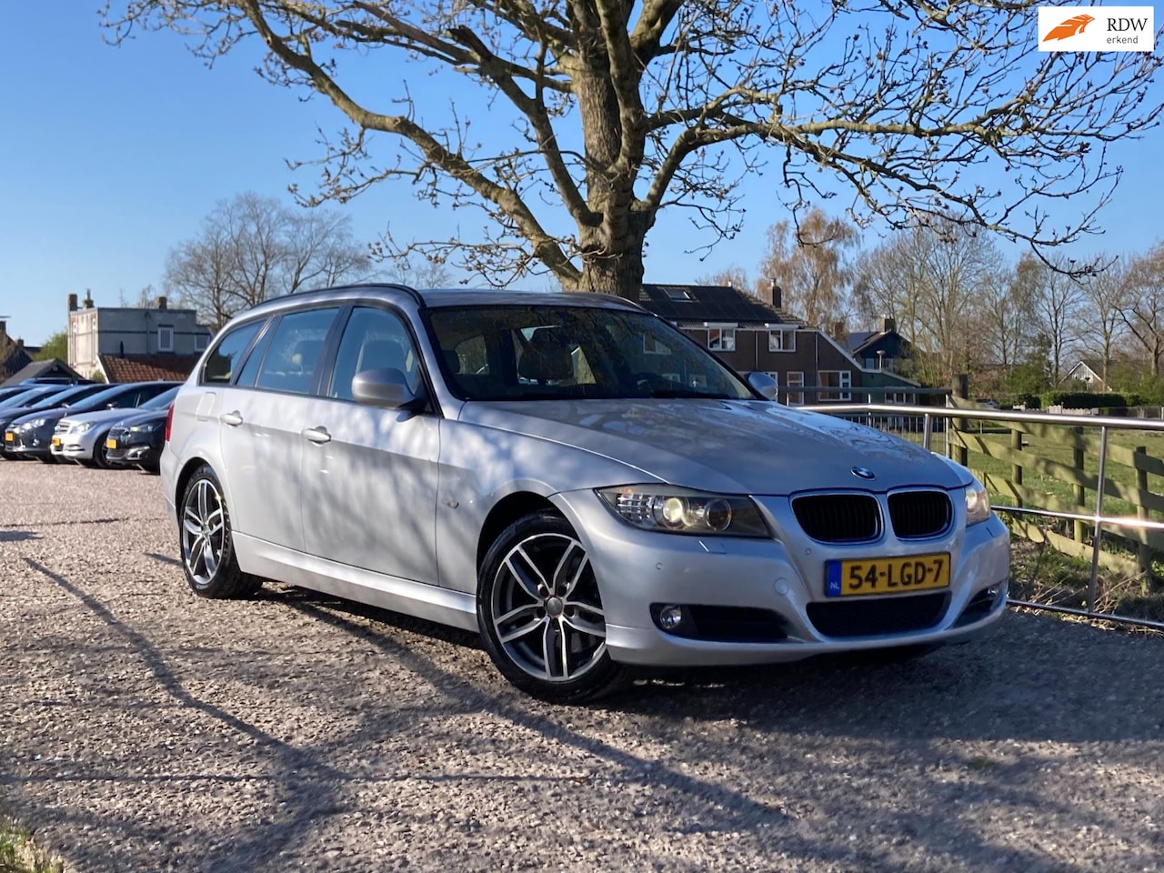 BMW 3-serie Touring - 320i Business Line | Automaat + Navi + Cruise Nu € 7.950,-!!! - AutoWereld.nl