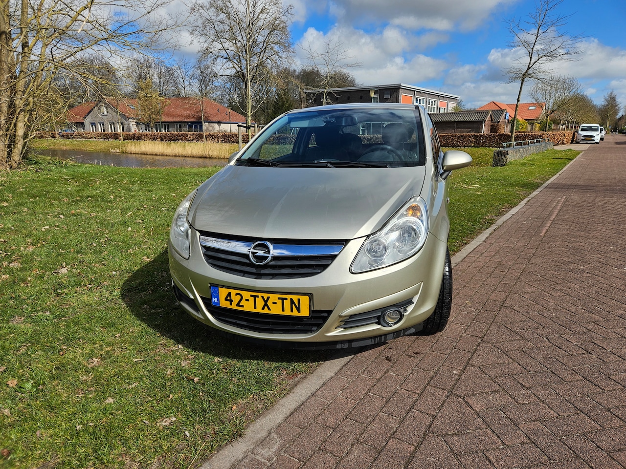 Opel Corsa - 1.2-16V Enjoy - AutoWereld.nl