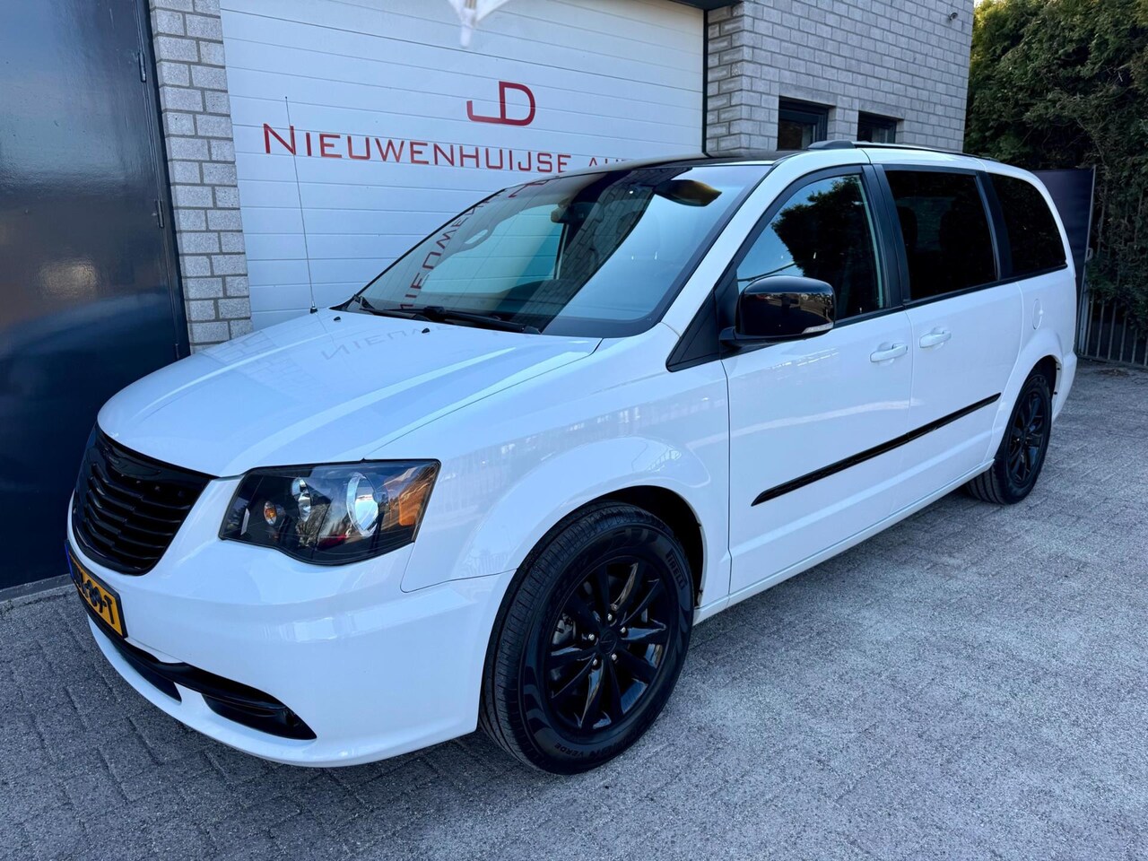 Chrysler Grand Voyager - 3.6 V6, LPG G3 onderbouw, 7 persoons, 148.559km!!! - AutoWereld.nl