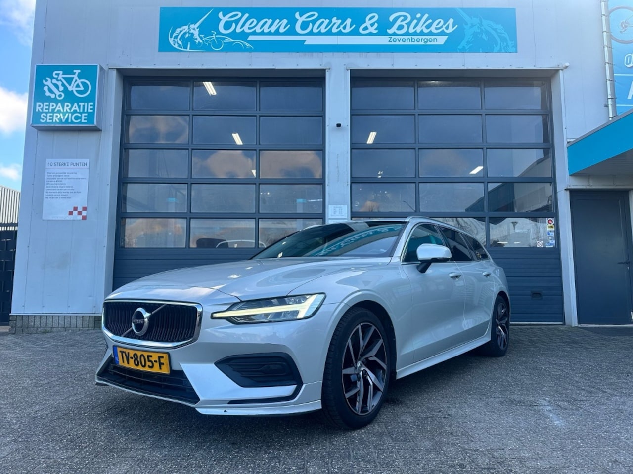 Volvo V60 - 2.0 T5 Momentum 2.0 T5 Momentum - AutoWereld.nl