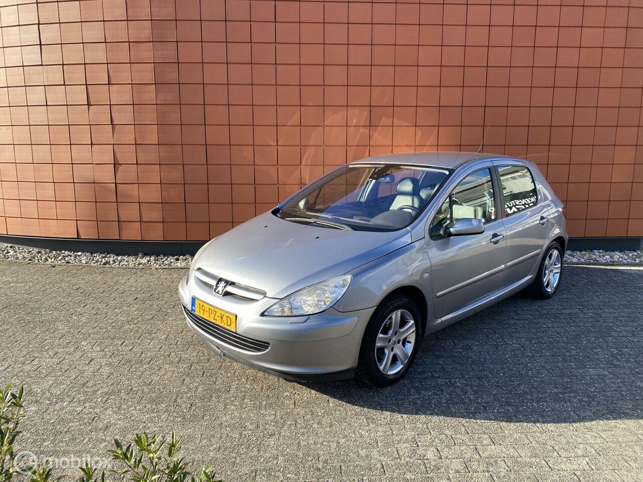 Peugeot 307 - 1.6-16V Griffe/nieuwe apk/vele opties/ - AutoWereld.nl