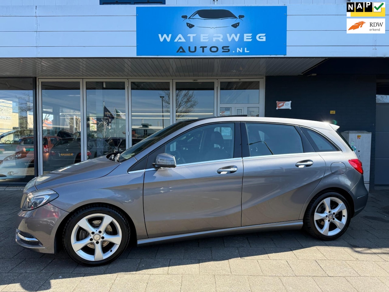 Mercedes-Benz B-klasse - 180 Prestige Pano dak/ Navi/ Clima/PDC - AutoWereld.nl