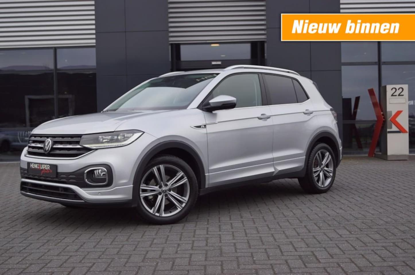 Volkswagen T-Cross - 1.0 TSI DSG R-Line / Navi / Camera / ACC / PDC / LED/ - AutoWereld.nl