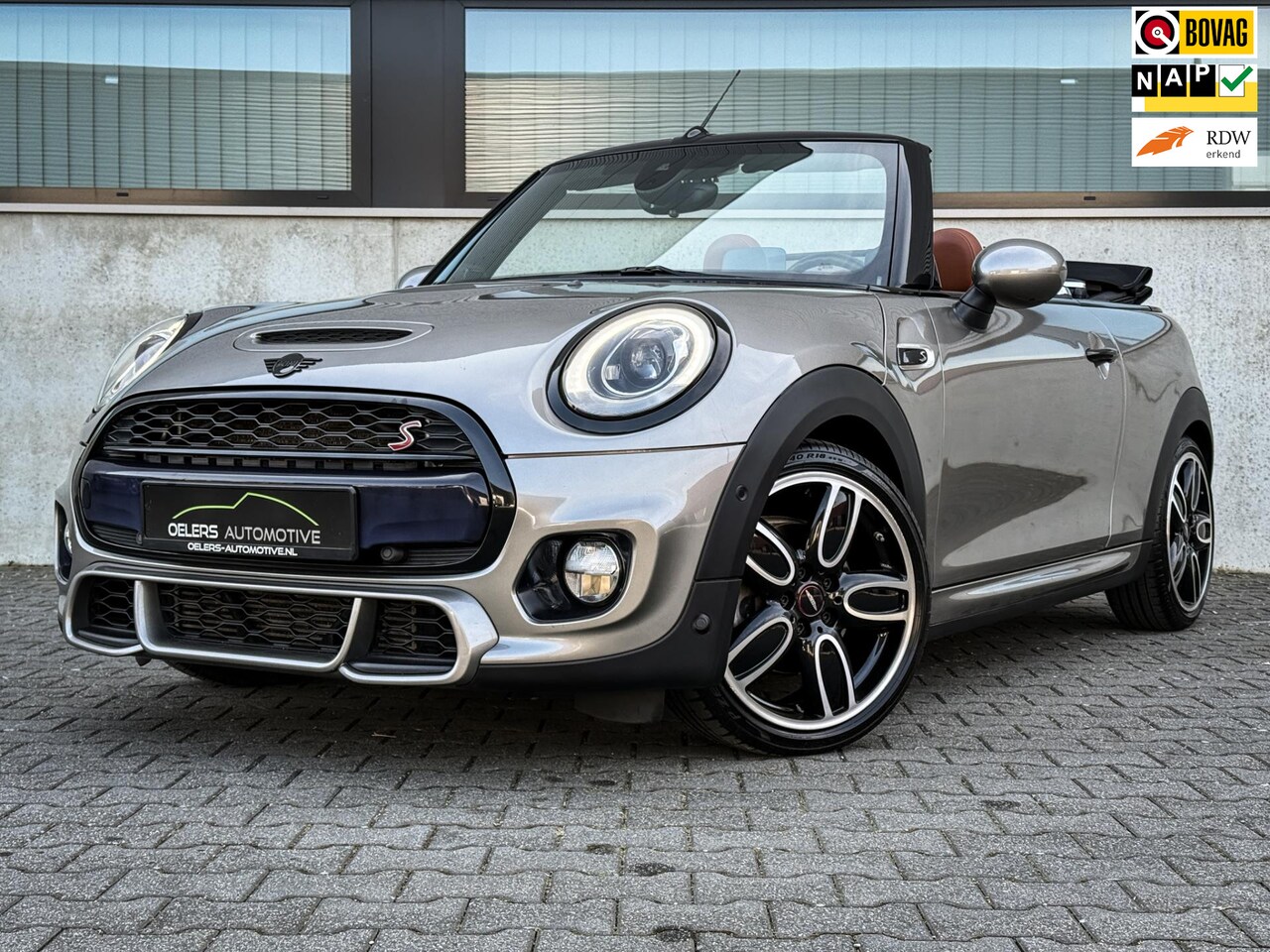 MINI Cabrio - Mini 2.0 Cooper S Chili Serious Business | JCW | Org. NL | Leder | Head-up | Harman Kardon - AutoWereld.nl