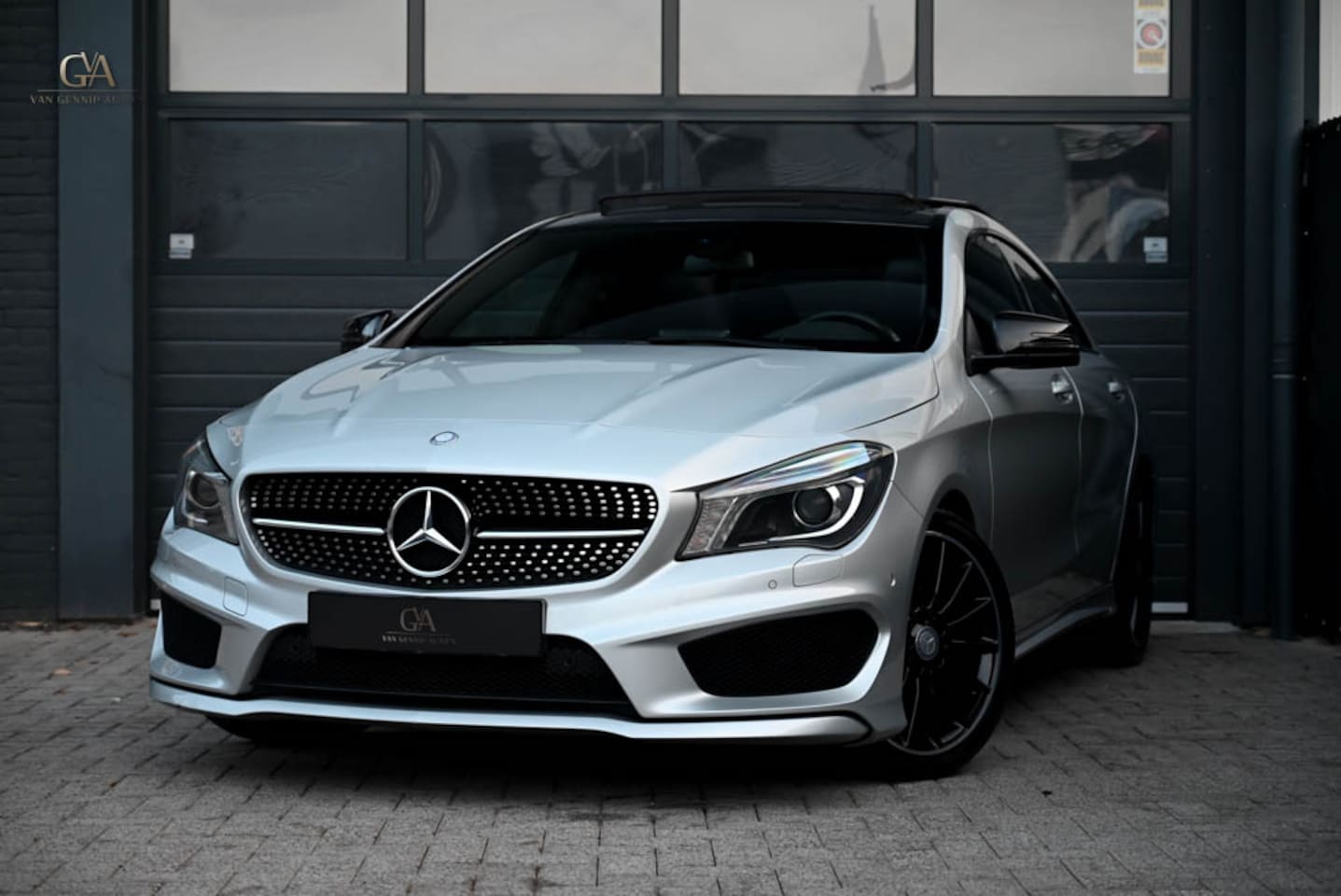 Mercedes-Benz CLA-Klasse - 180 AMG pakket PANO - AutoWereld.nl