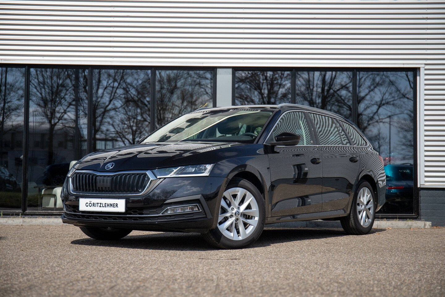 Skoda Octavia - 1.5 TSI e-Tec MHEV 150pk Style DSG | Adapt. Cruise | Navi by App | Stoelverw. | Camera - AutoWereld.nl