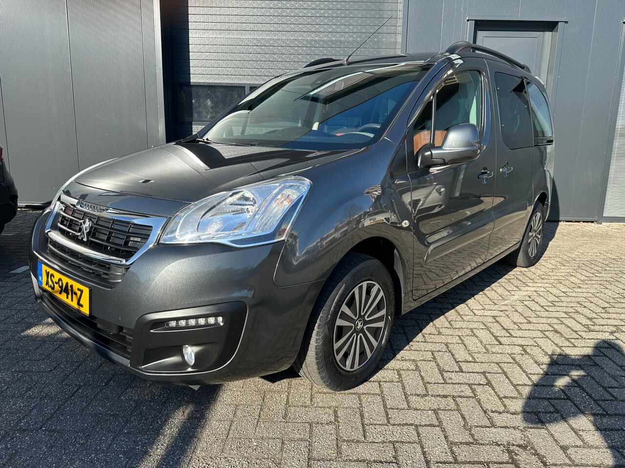Peugeot Partner Tepee - 1.6 VTi Access 1.6 VTi Access, Cruise, Camera, Trekhaak, Cruise - AutoWereld.nl