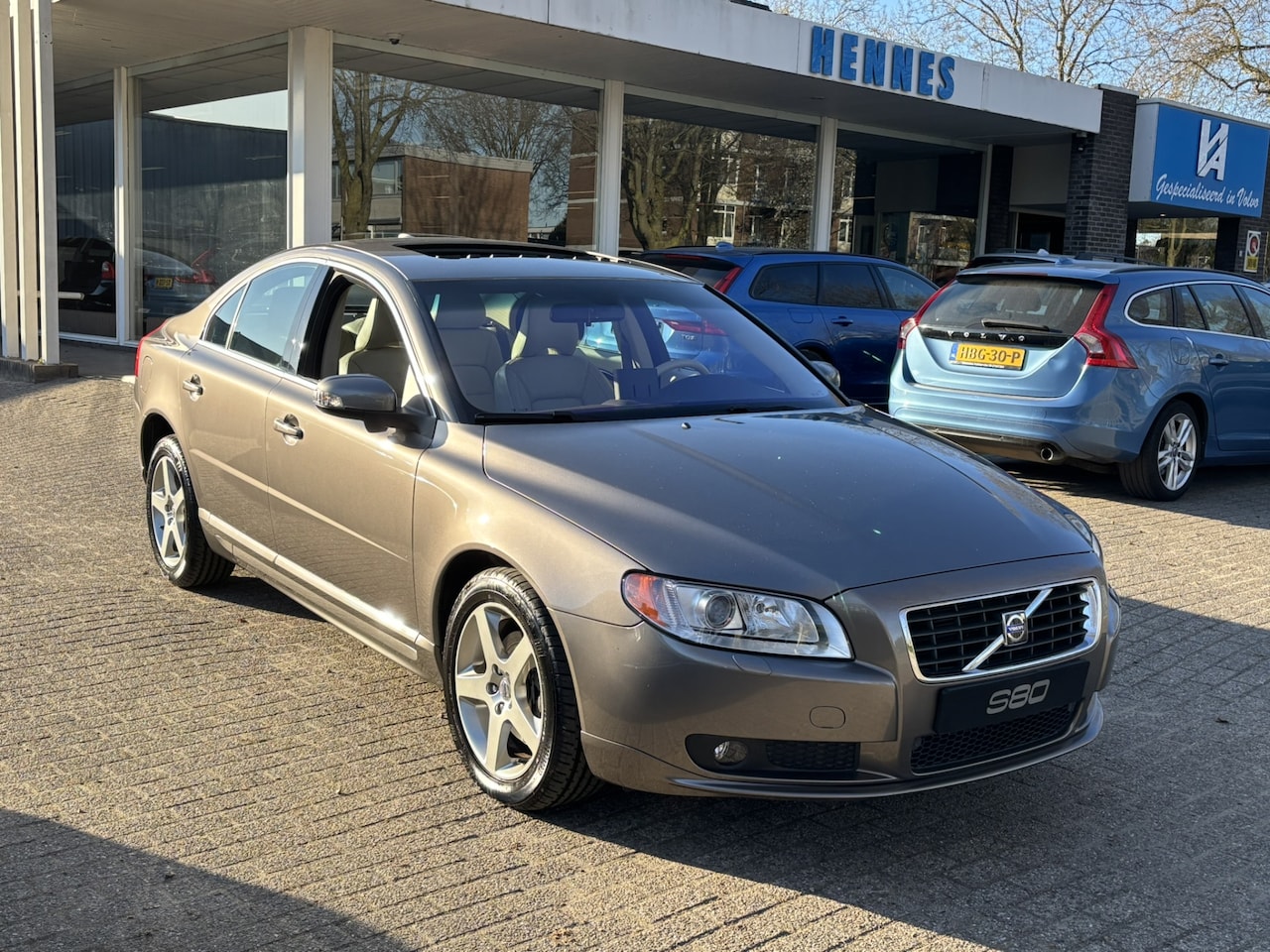 Volvo S80 - 3.2 Summum Schuifdak Blis Keyless stoelventilatie BTW voordeel €800,- - AutoWereld.nl