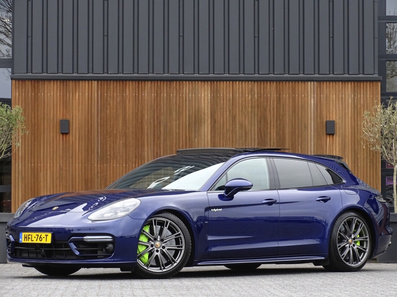 Porsche Panamera Sport Turismo - 4.0 V8 700PK Turbo S / Sport Design / Creamic / Carbon / LED - AutoWereld.nl