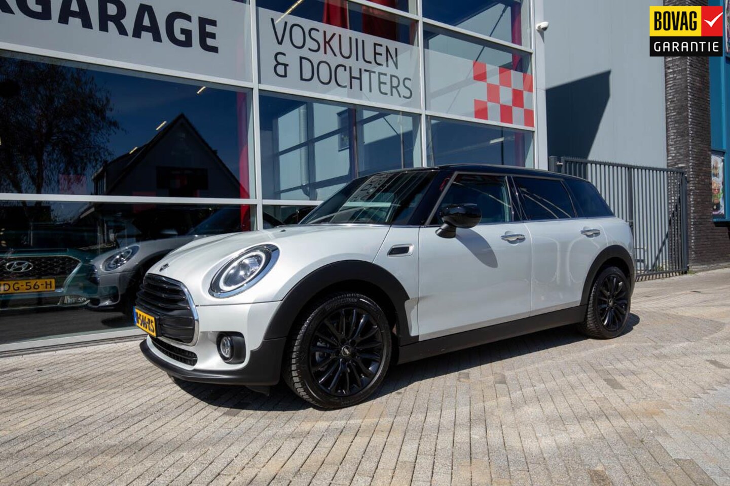 MINI Clubman - Mini 1.5 Cooper Leder |Panoramadak | Carplay - AutoWereld.nl
