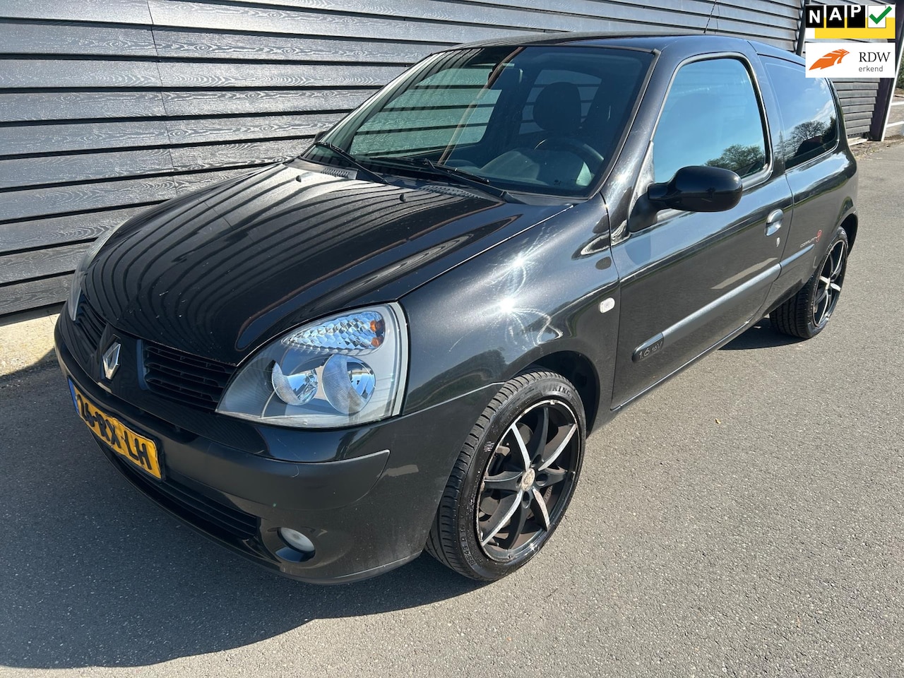 Renault Clio - 1.6-16V Community Rijdt Goed APK t/m 30-09-2025 - AutoWereld.nl