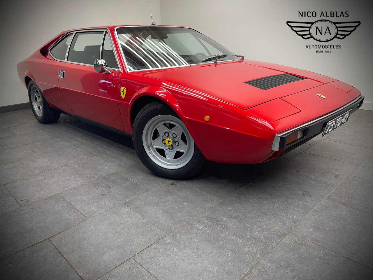 Ferrari Dino - 208 GT4 2+2 Coupé - AutoWereld.nl