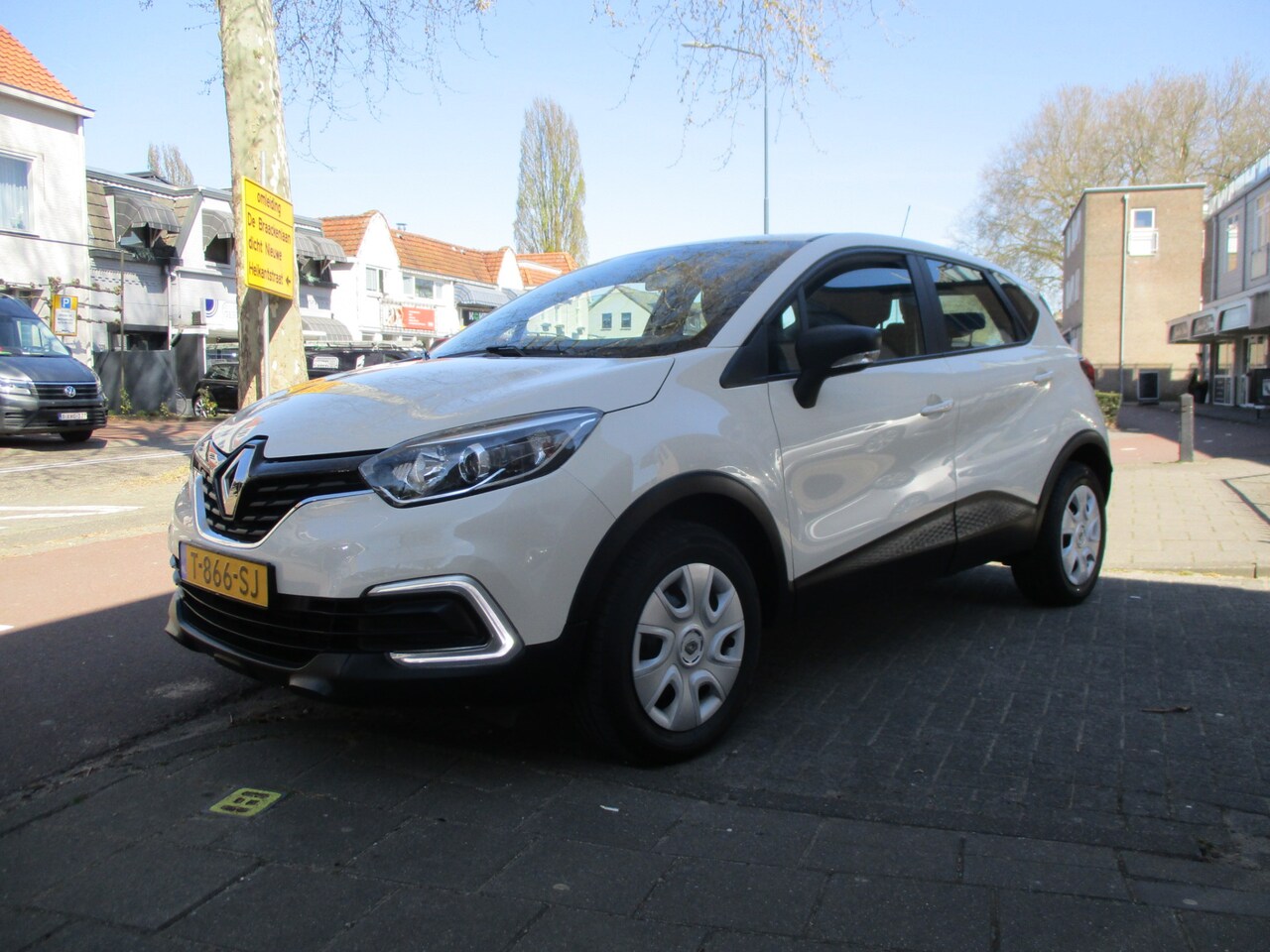 Renault Captur - 0.9 TCe Life 5-drs / AIRCO / NAVI / NW-STAAT / 65dkm - AutoWereld.nl