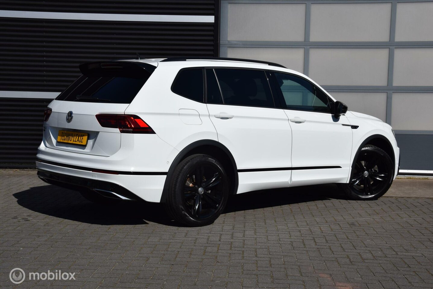 Volkswagen Tiguan Allspace - 1.5 TSI ACT Highline Business R Black style Dynaudio trekhaak