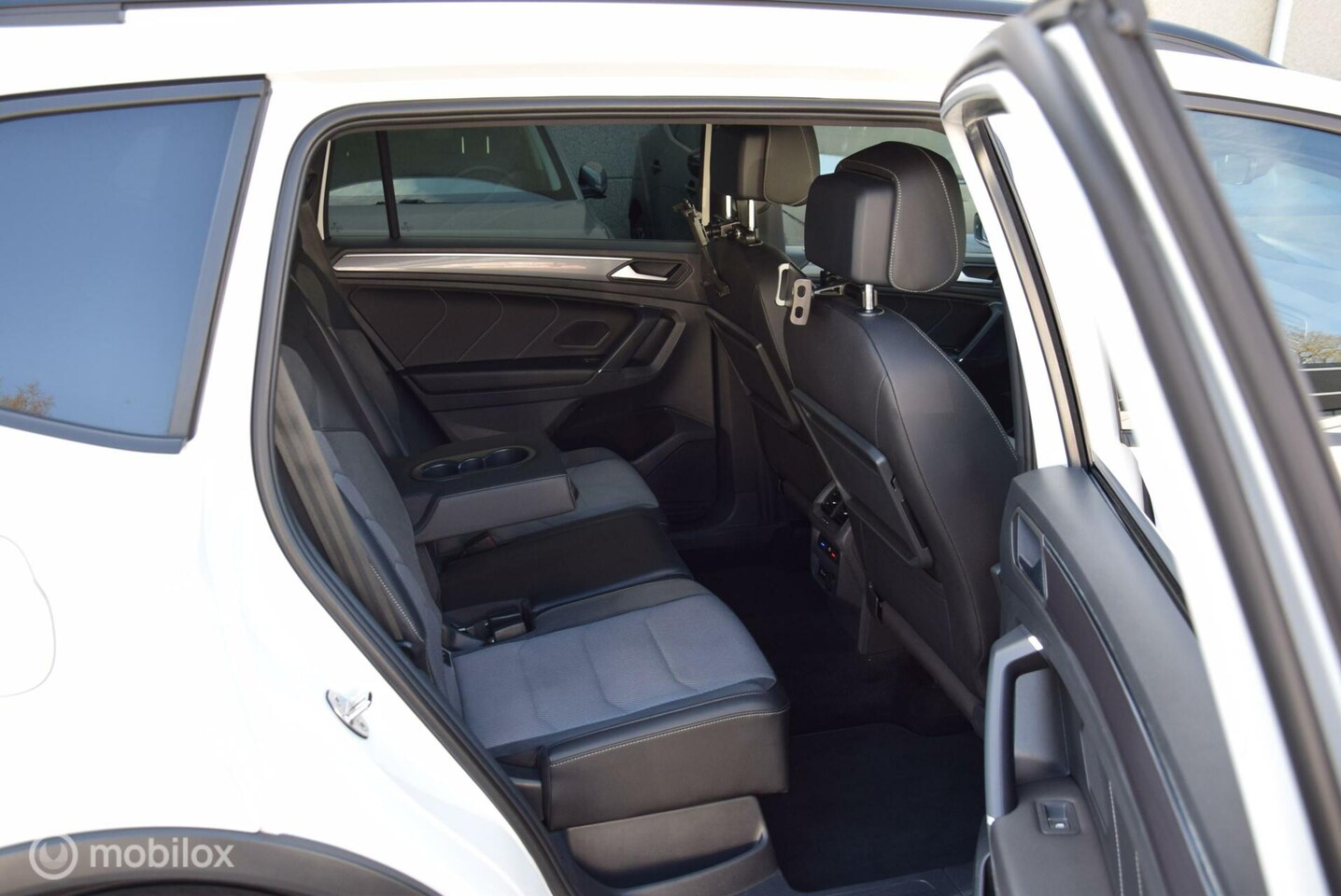 Volkswagen Tiguan Allspace - 1.5 TSI ACT Highline Business R Black style Dynaudio trekhaak