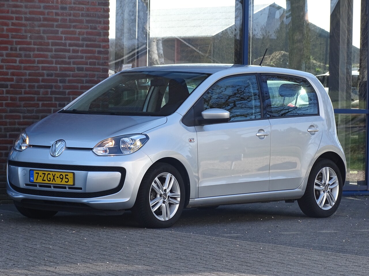 Volkswagen Up! - 1.0 up! Edition BlueMotion 1.0 up! Edition BlueMotion - AutoWereld.nl