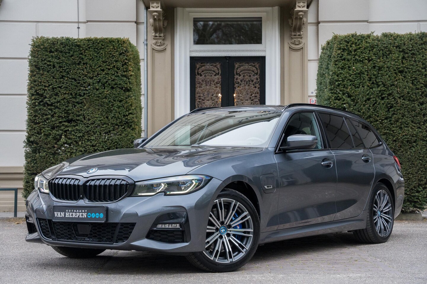 BMW 3-serie Touring - 330e M-Sport TREKHAAK | ACC | LASER | 360 CAM | HUD | ADAPTIEF ONDERSTEL - AutoWereld.nl