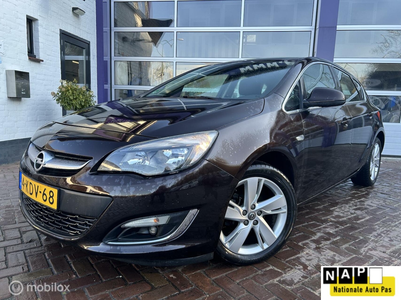 Opel Astra - 1.4 Turbo Cosmo * AIRCO * TREKHAAK * PDC * 5 DRS - AutoWereld.nl