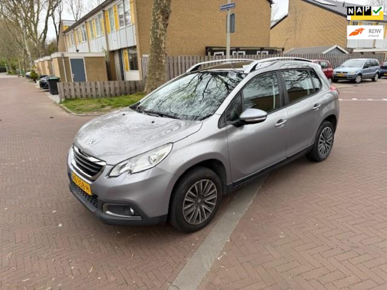Peugeot 2008 - Navigatie / Airco / Panorama dak / Bouwjaar 2015 / Leuke auto - AutoWereld.nl