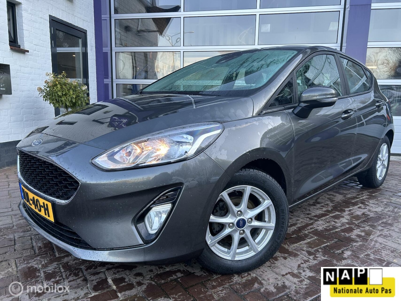 Ford Fiesta - 1.0 * AUTOMAAT * 5 DRS * AIRCO * NAVI * - AutoWereld.nl