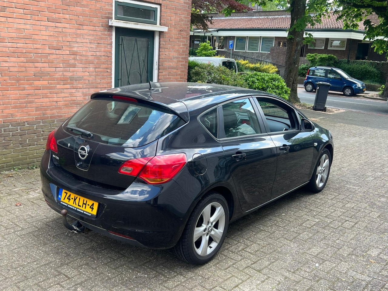 Opel Astra - 1.6 Edition Clima Navigatie Nw model Euro 5 Zwart 2010 - AutoWereld.nl