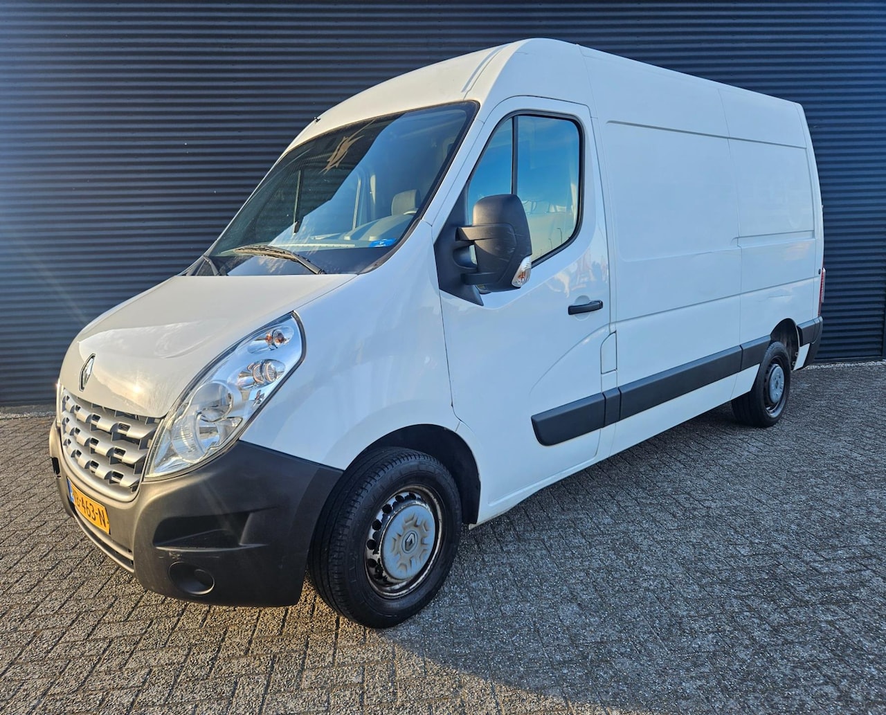 Renault Master - - T33 2.3 dCi | L2H2 | 2013 | 220V | NAP! - AutoWereld.nl