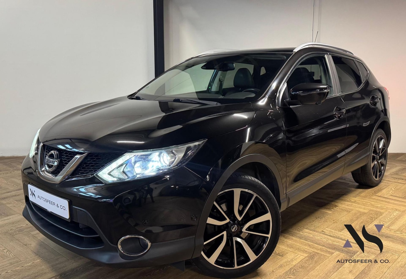 Nissan Qashqai - 1.2 Tekna PANO KEYLESS - AutoWereld.nl