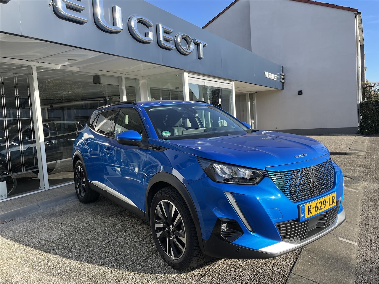 Peugeot e-2008 - EV 50kWh 136pk - AutoWereld.nl