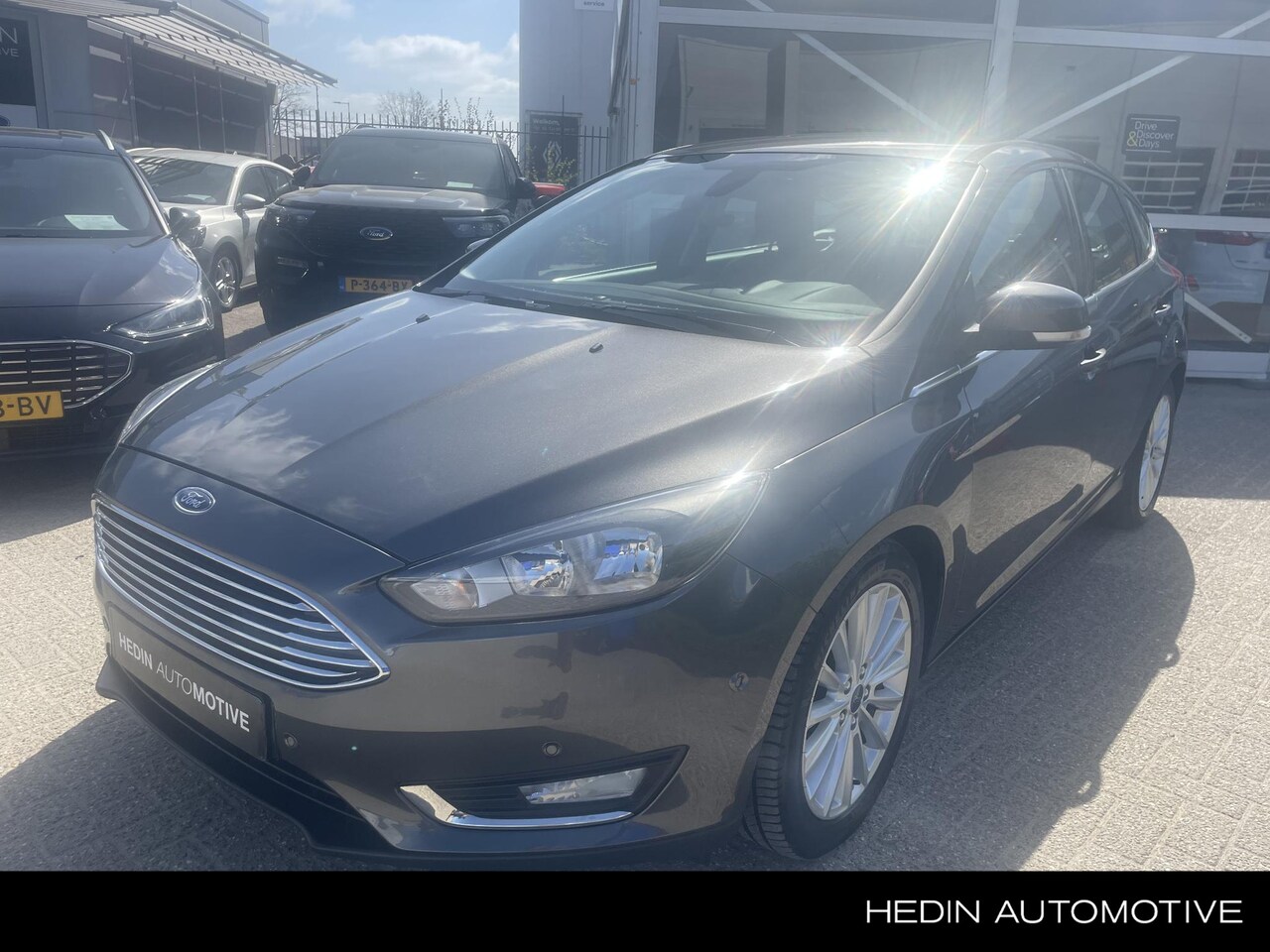 Ford Focus - 1.0 Titanium Edition | Distributieriem is vervangen | Navi | Pdc voor en achter | - AutoWereld.nl