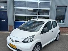 Toyota Aygo - 1.0-12V + all season banden