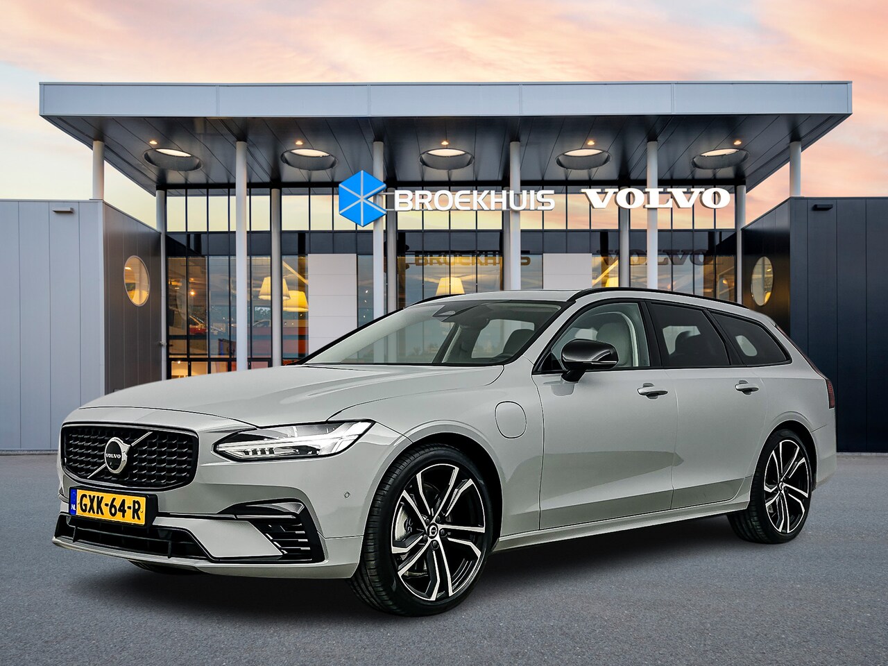 Volvo V90 - T6 Recharge AWD Plus Dark | 20" | Panoramadak | Luchtvering | 360 Camera | Elektr. verst. - AutoWereld.nl