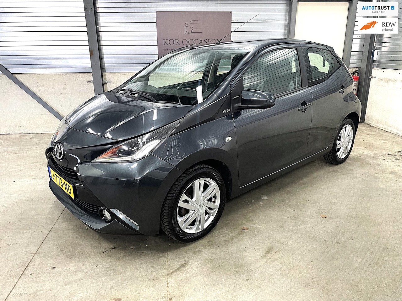 Toyota Aygo - 1.0 VVT-i x-cite airco navischerm cruise control - AutoWereld.nl