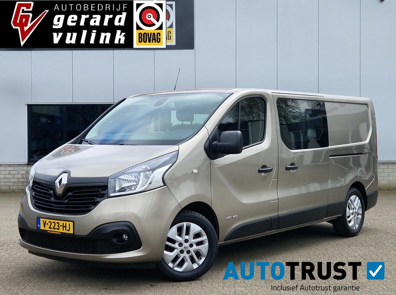 Renault Trafic - 1.6 dCi 145PK L2H1 5-PERS DC LEER 2X SCHUIFDEUR - AutoWereld.nl