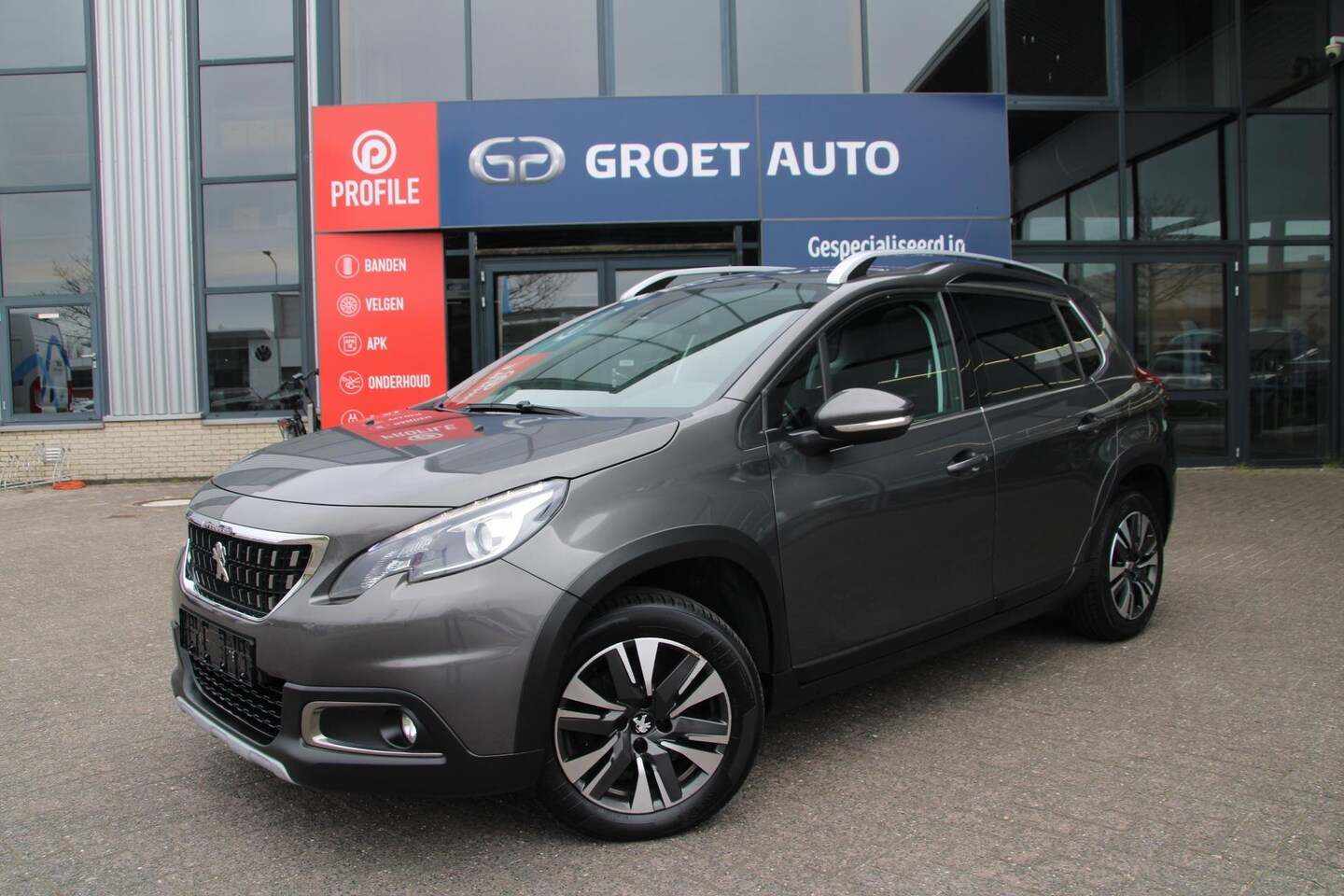 Peugeot 2008 - 1.2 PureTech 110pk Allure Airco Navi Camera Panoramadak 61792km Bomvol!!!! - AutoWereld.nl