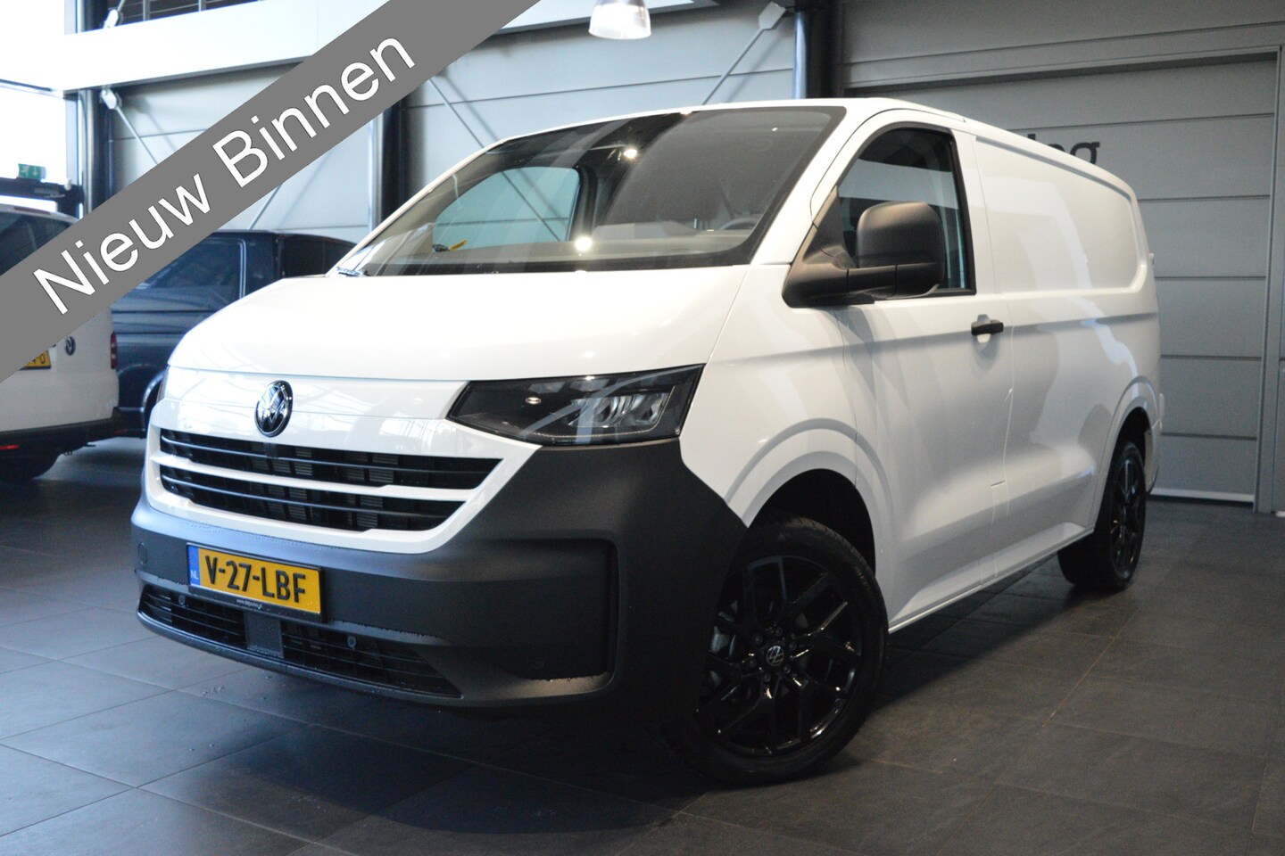 Volkswagen Transporter - T 7 2.0 TDI L1H1 28 Life app connect camera 19 inch !! - AutoWereld.nl